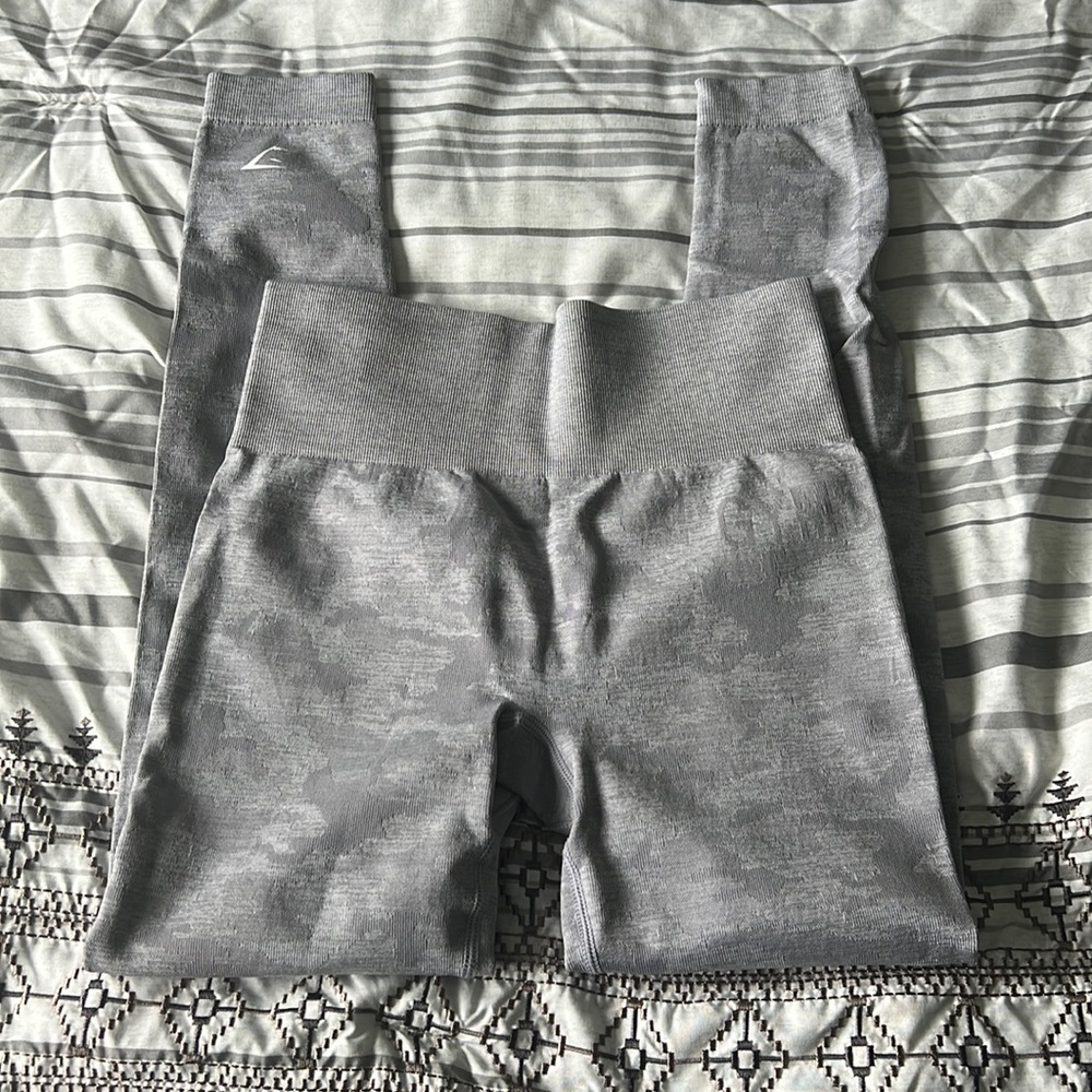 Gym shark camo leggings